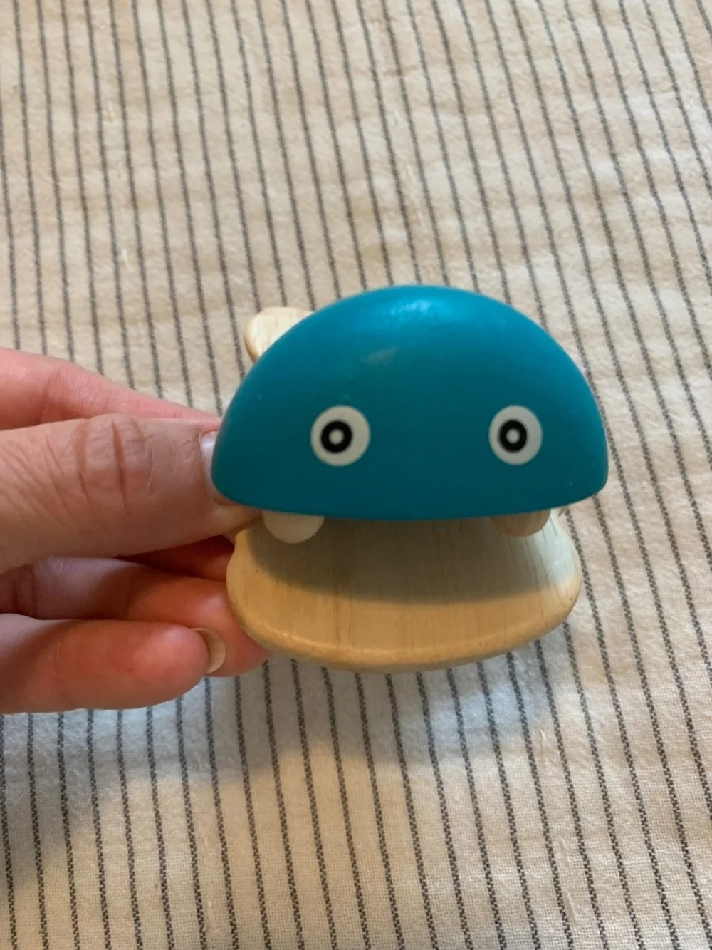 PlanToys Fish/Whale Blue Castanet